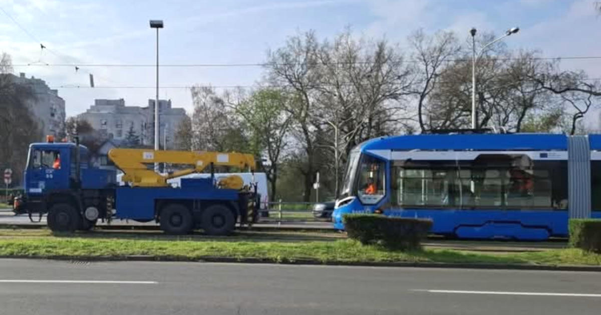 Končarev novi tramvaj 2403 završio na "šlepanju"